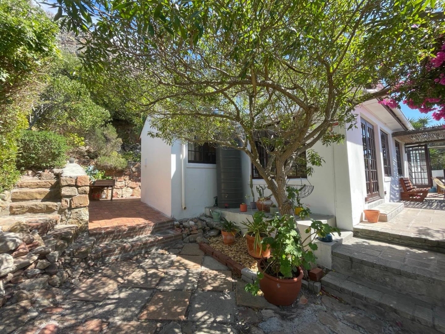 To Let 2 Bedroom Property for Rent in Muizenberg Western Cape